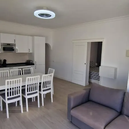 Familiar Los Cristianos Апартаменты Арона