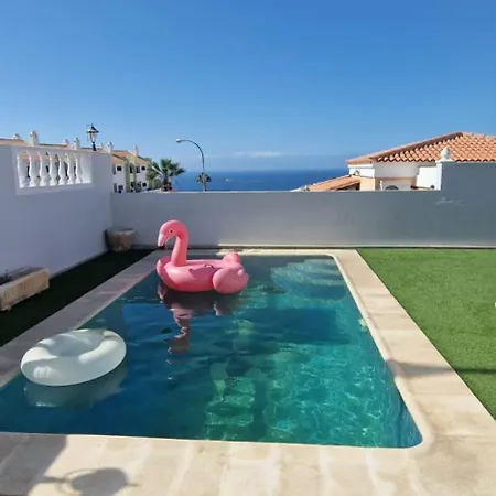 Familiar Los Cristianos