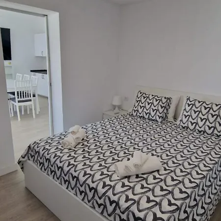 Familiar Los Cristianos