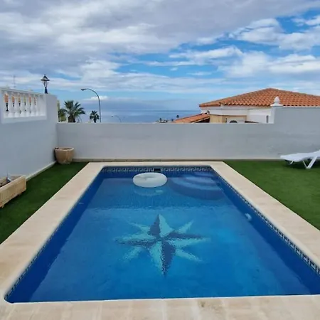Familiar Los Cristianos *